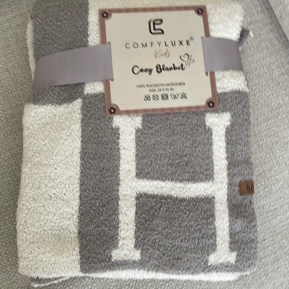 comfy luxe Other - Beautiful comfy blanket